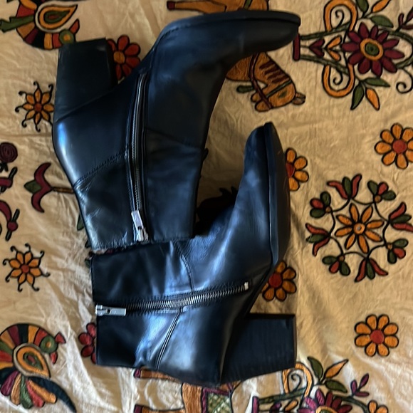 Frye ankle bootie leather 8.5 - Picture 1 of 7
